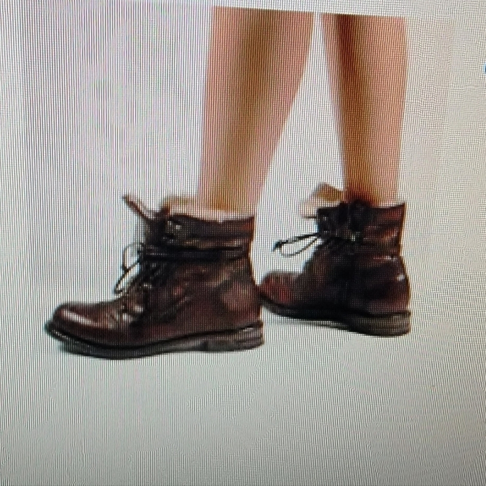 Ugg Collection Combat boots 9 Calvina Leather Lace Up Sherpa Lined Italy Made